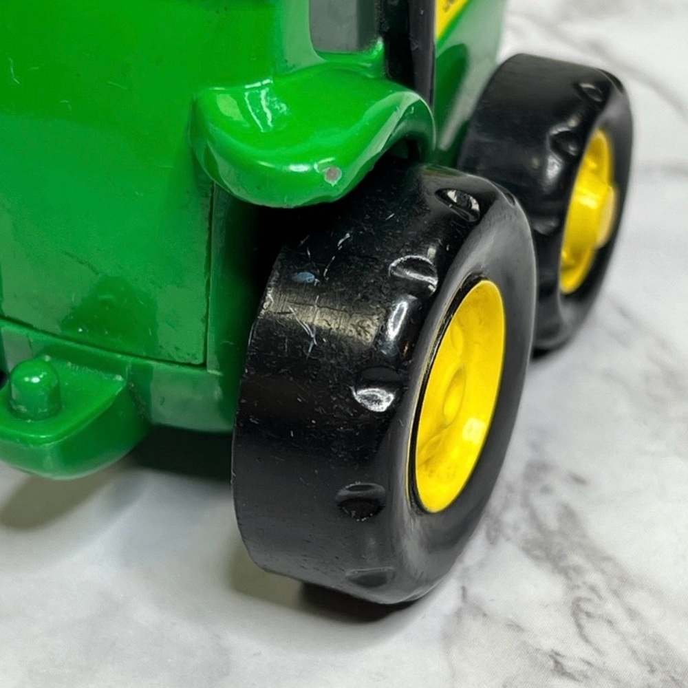 John Deere ERTL Character Tractor Toy Green Cartoon Farm Vehicle Model 2741 WY00 - Picture 3 of 8